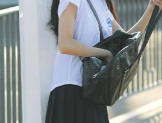 在“17一起吃瓜网”视频里，我被这剧情翻得不轻…