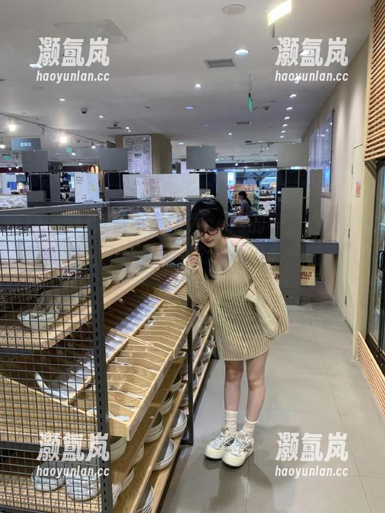 cg网 我是不是该为cg网的导航点赞,带我进入了一个又一个“小八卦增值包”?