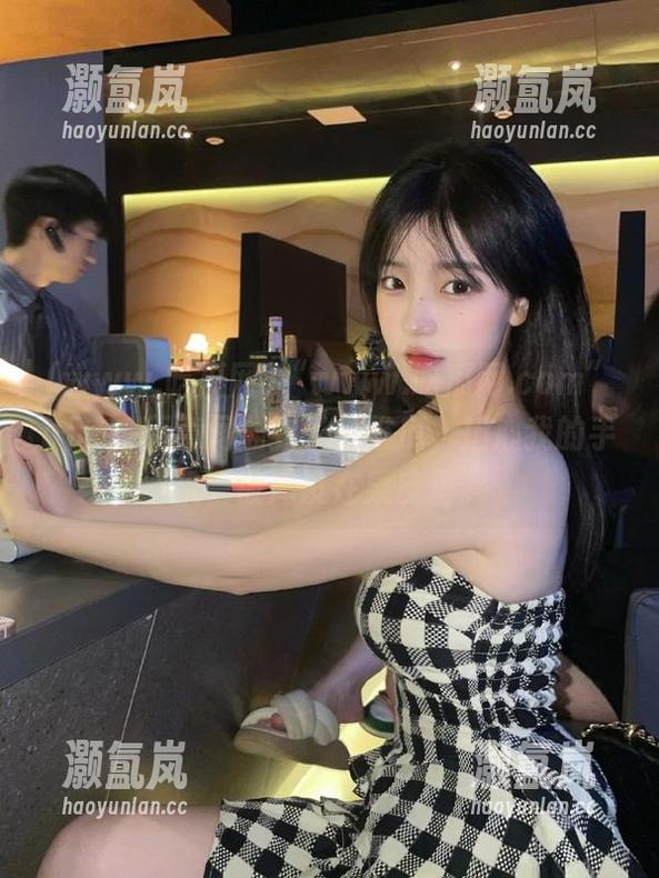 www.吃瓜网 “www.吃瓜网.com”app:无意间翻到了一堆瓜,担心我的手机会被淹没在果皮里。