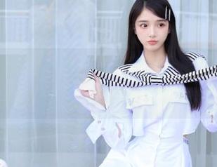 直奔“九一吃瓜”的入口，这大概是追求八卦的最佳路线吧。