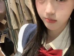冲哥精选app，别只盯着女神的外表，她们还爱吃榴莲！
