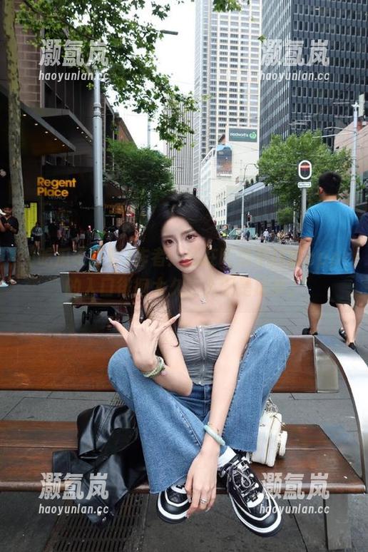 吃瓜不打烊 作者:我在吃瓜不打烊app的入口徘徊太久,大概是废事。