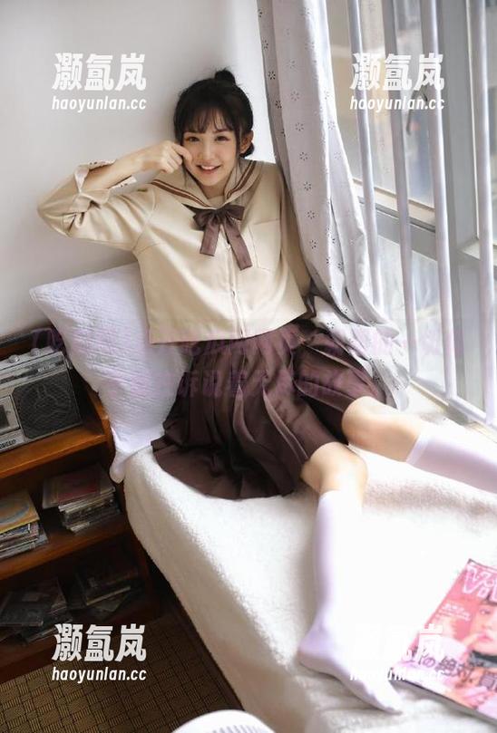 点开吃瓜网网页，朝阳的一切似乎都在诉说着无尽的故事。