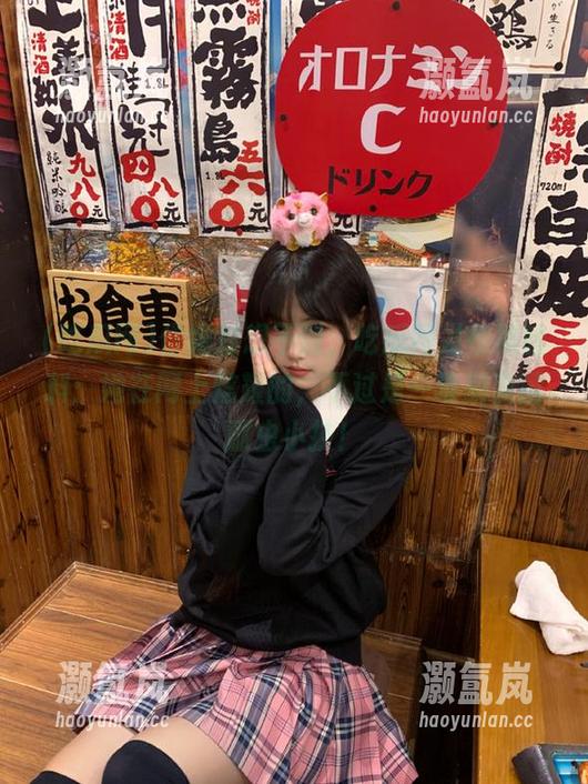 你绝对想不到，吃瓜网发布黑暗料：她在网上炫耀的，不过是一堆朋友圈雕虫小技！
