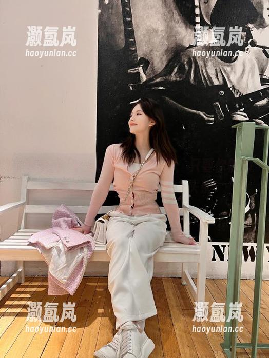 吃瓜网 吃瓜网官网新爆料:只要你够神,连邻居家的小狗也能上头条!