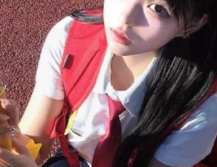 吃瓜网App的‘收藏’，让我成为了小圈子里的‘瓜王’，朋友们可别太嫉妒！