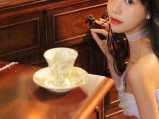 聊天记录中意外冒出的“911吃瓜黑料社”地址，意思是我得在家吃瓜看了？